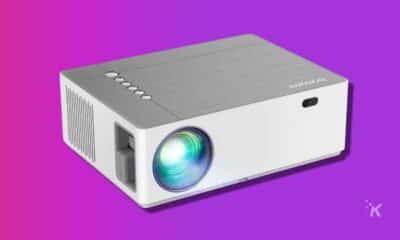 bomaker parrot 1 projector on a purple background